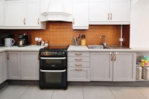 CHURCHILL CLOSE- click for photo gallery